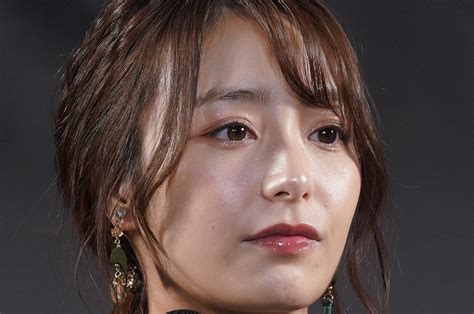 【画像】「ちょっとセクシー」宇垣美里、美デコルテ。